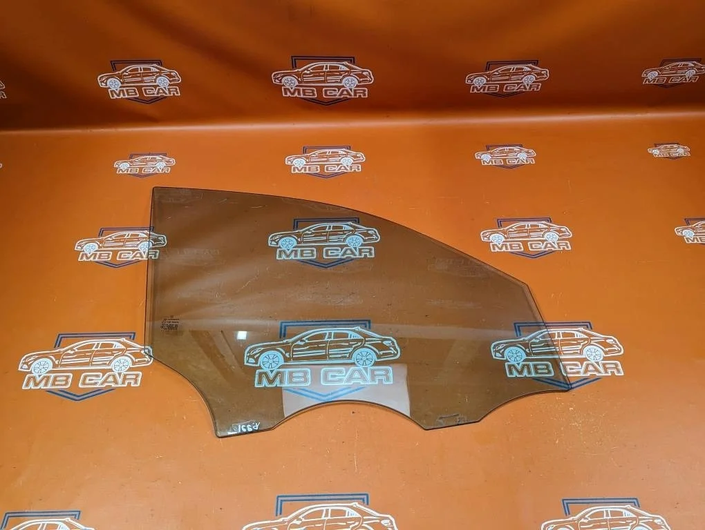 Стекло переднее правое Mercedes-Benz