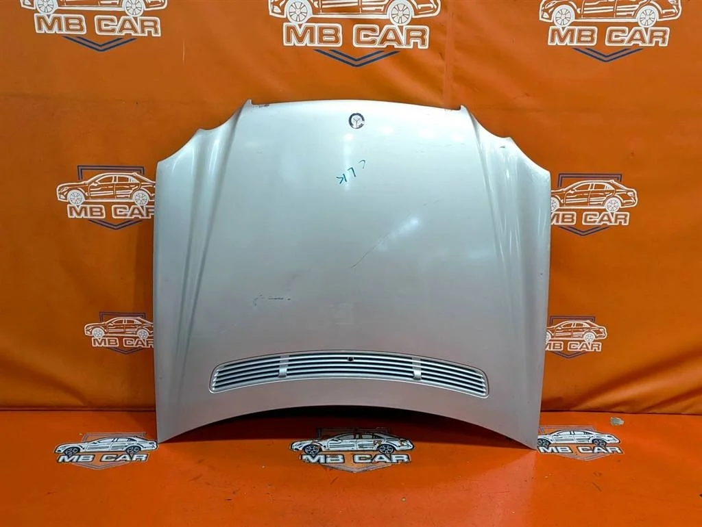 Капот Mercedes-Benz
