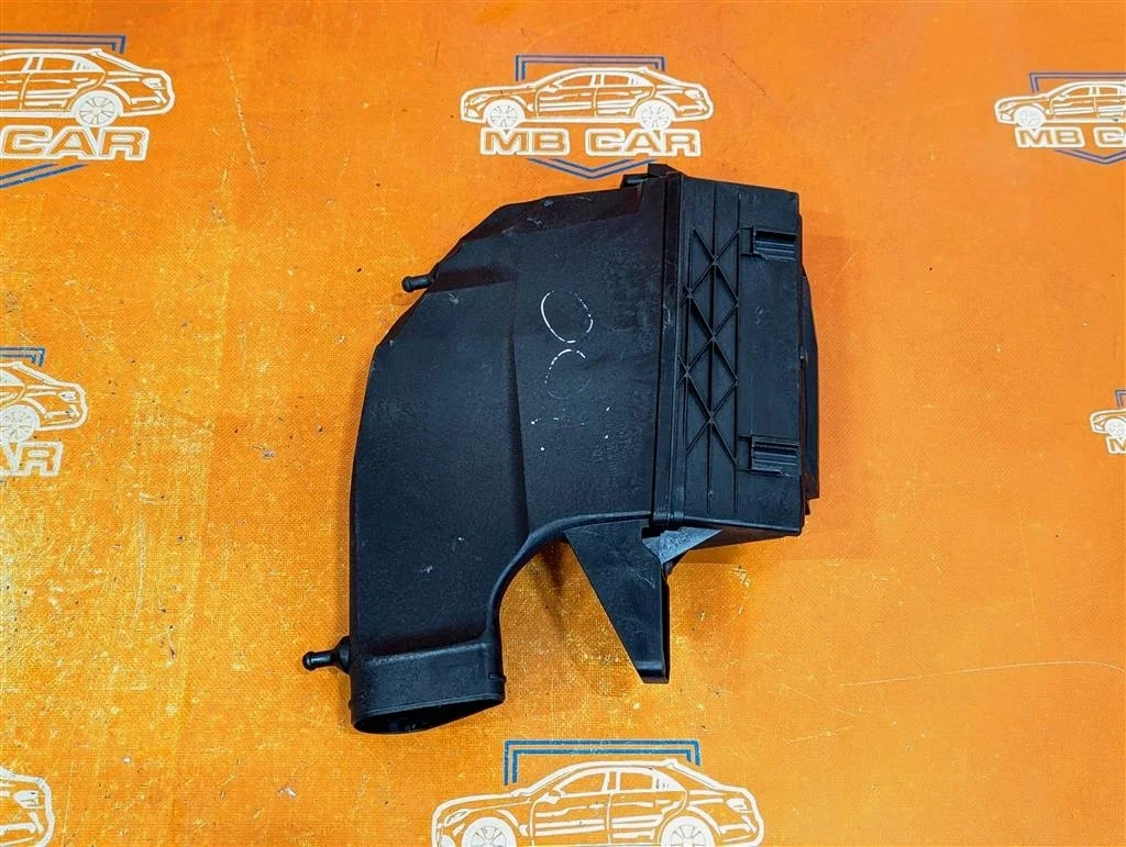 Корпус воздушного фильтра Mercedes-Benz