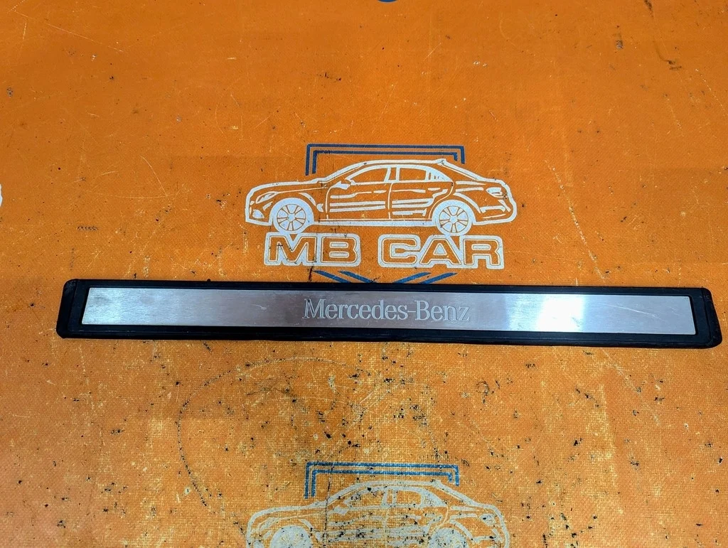 Накладка порога внутренняя Mercedes-Benz