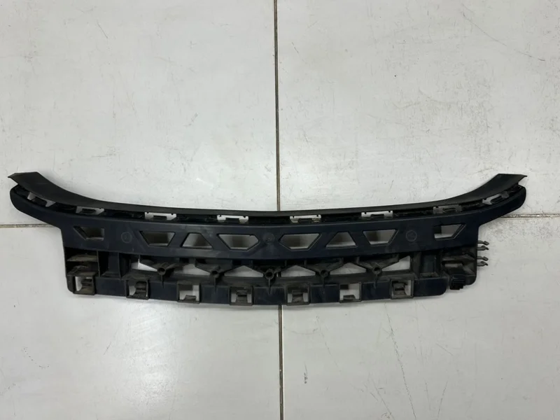 Кронштейн бампера задний Mercedes-Benz CLA-Class