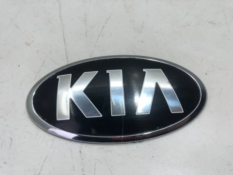 Эмблема на крышку багажника Kia Rio 4