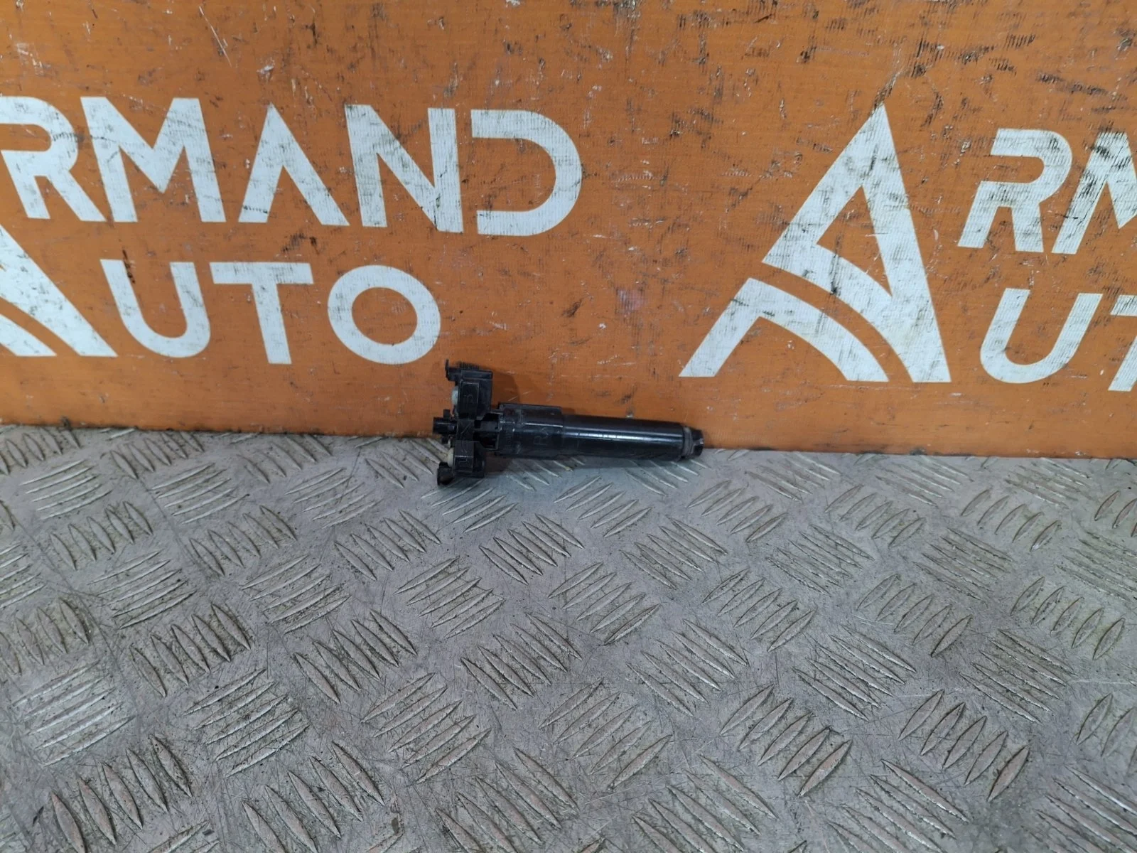 Форсунка фароомывателя Lexus RX 2015-2019 4 AL20