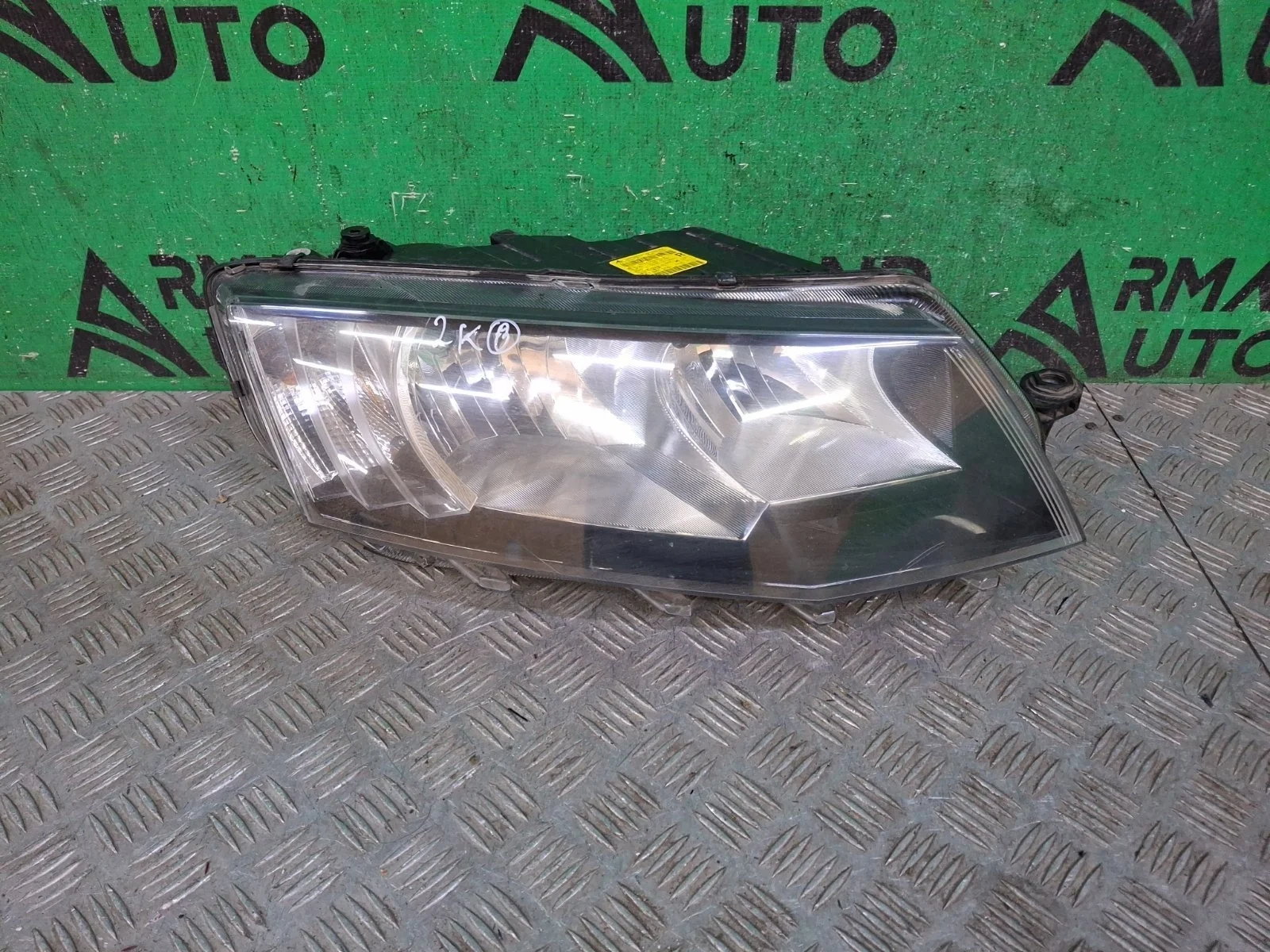 Фара Skoda Octavia 2013-2017 A7 (5E)