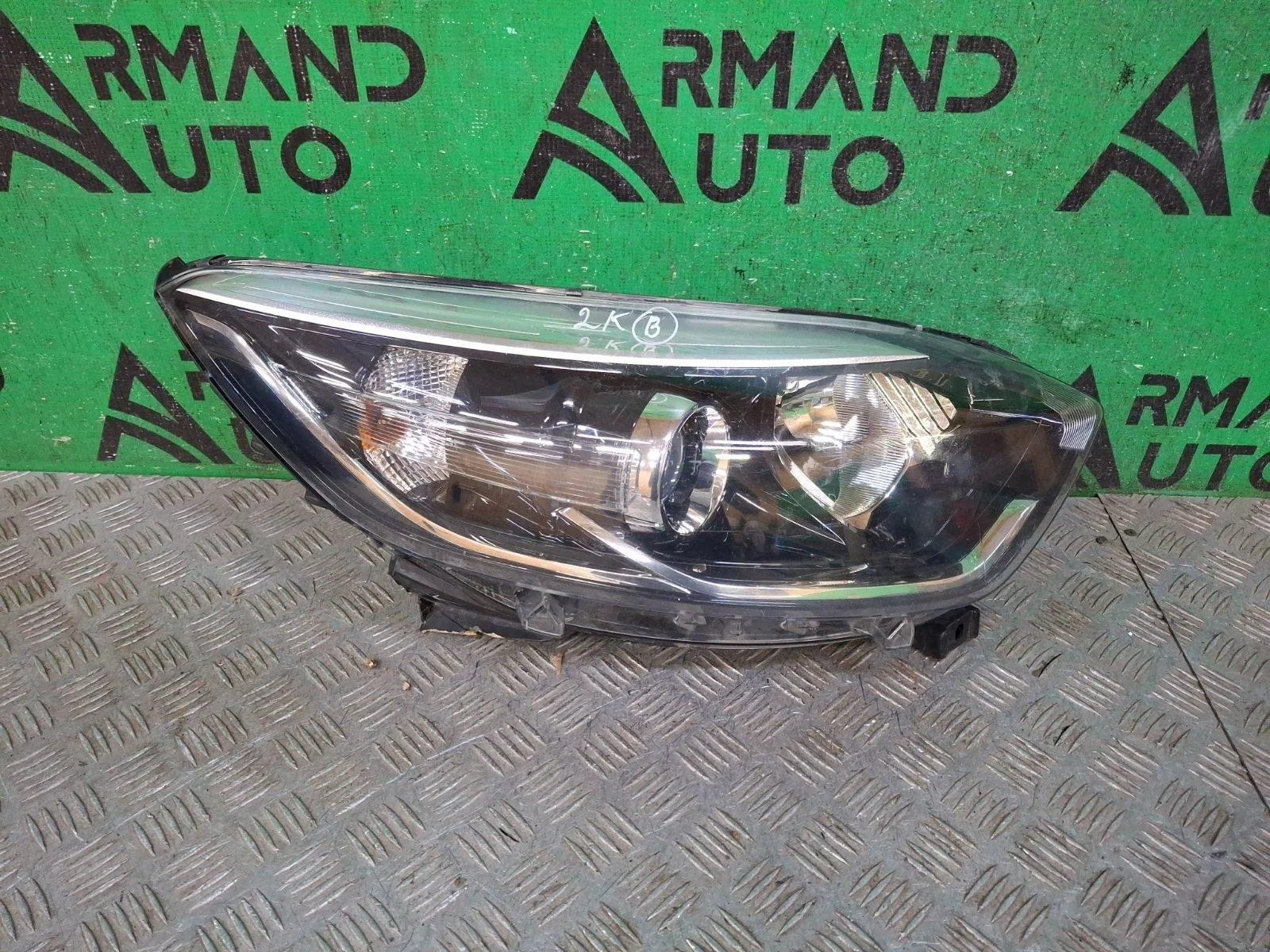 Фара Renault Kaptur 2016-2022