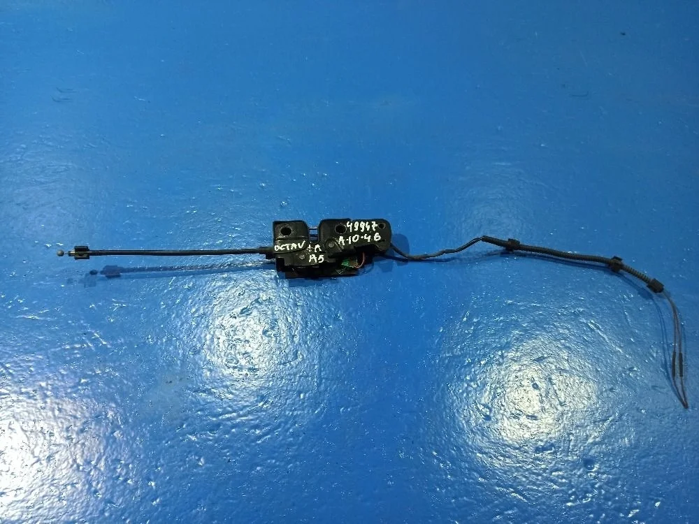 Замок капота Skoda Octavia A5