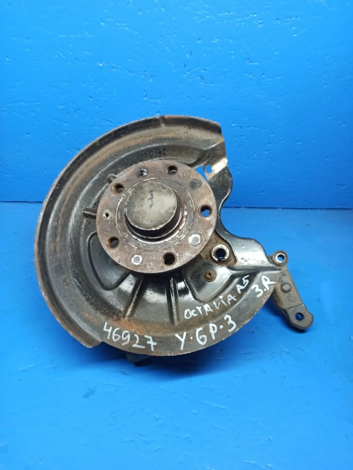 Кулак задний правый (цапфа) Skoda Octavia II рестайлинг (2008—2013)