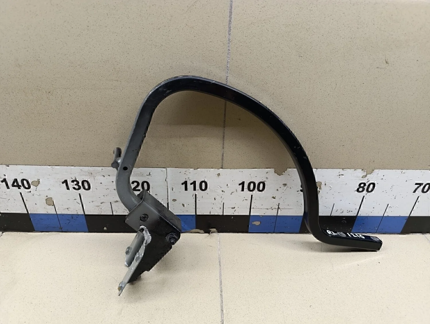 Петля крышки багажника Polo (Sed RUS) 2011>