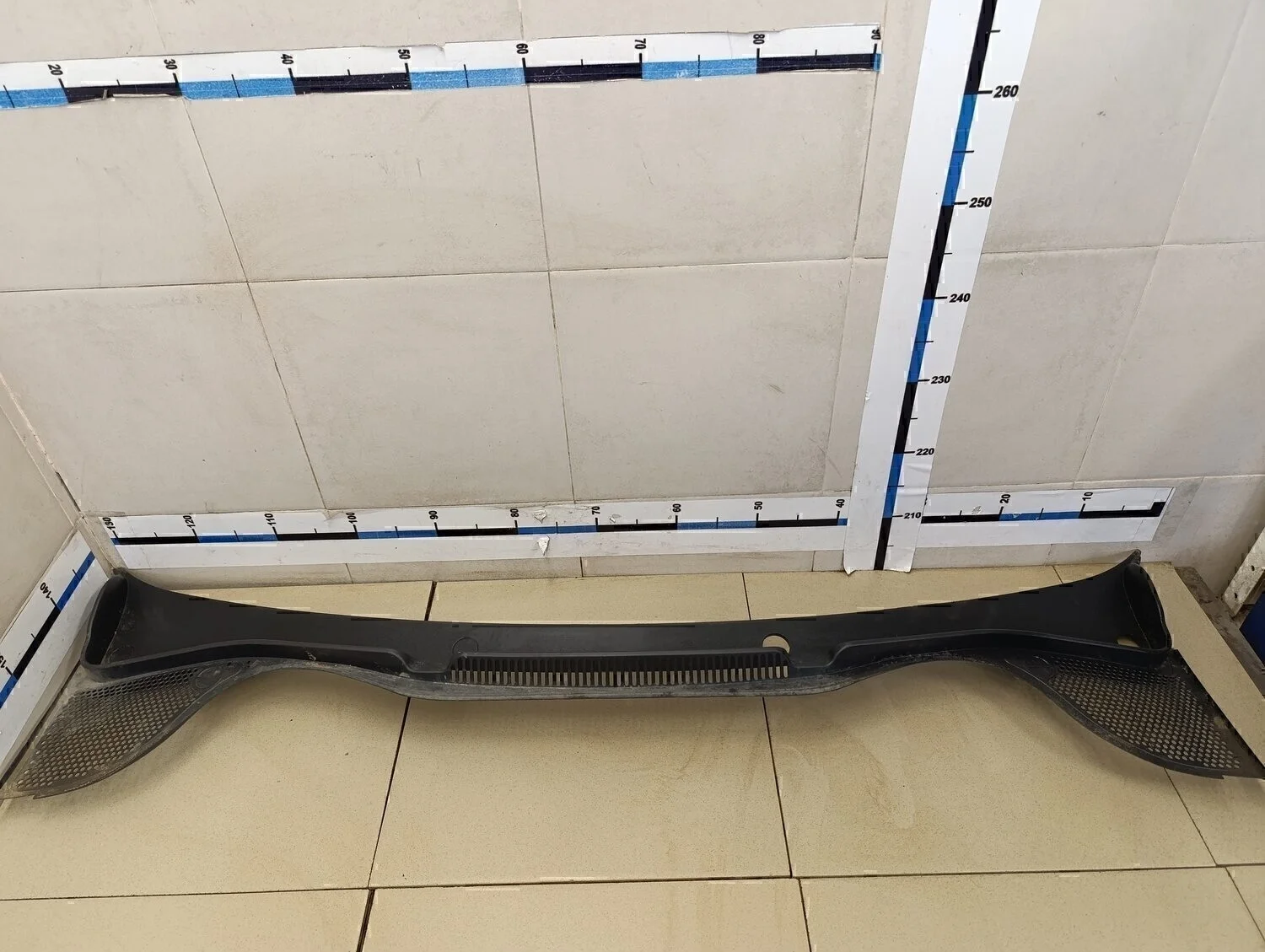 Решетка стеклооч. (планка под лобовое стекло) Polo (Sed RUS) 2011>