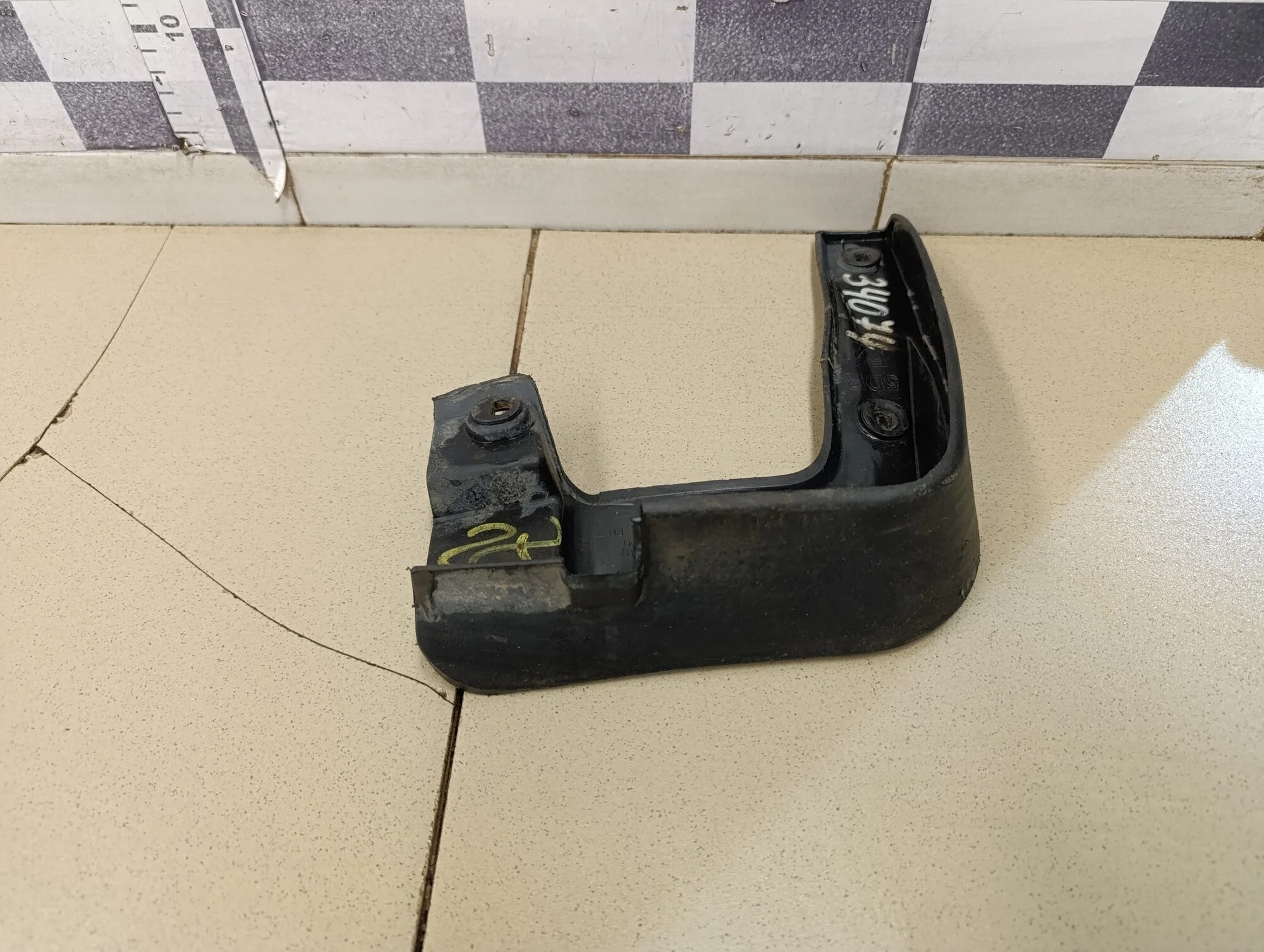 Брызговик передний правый Ceed 2012>