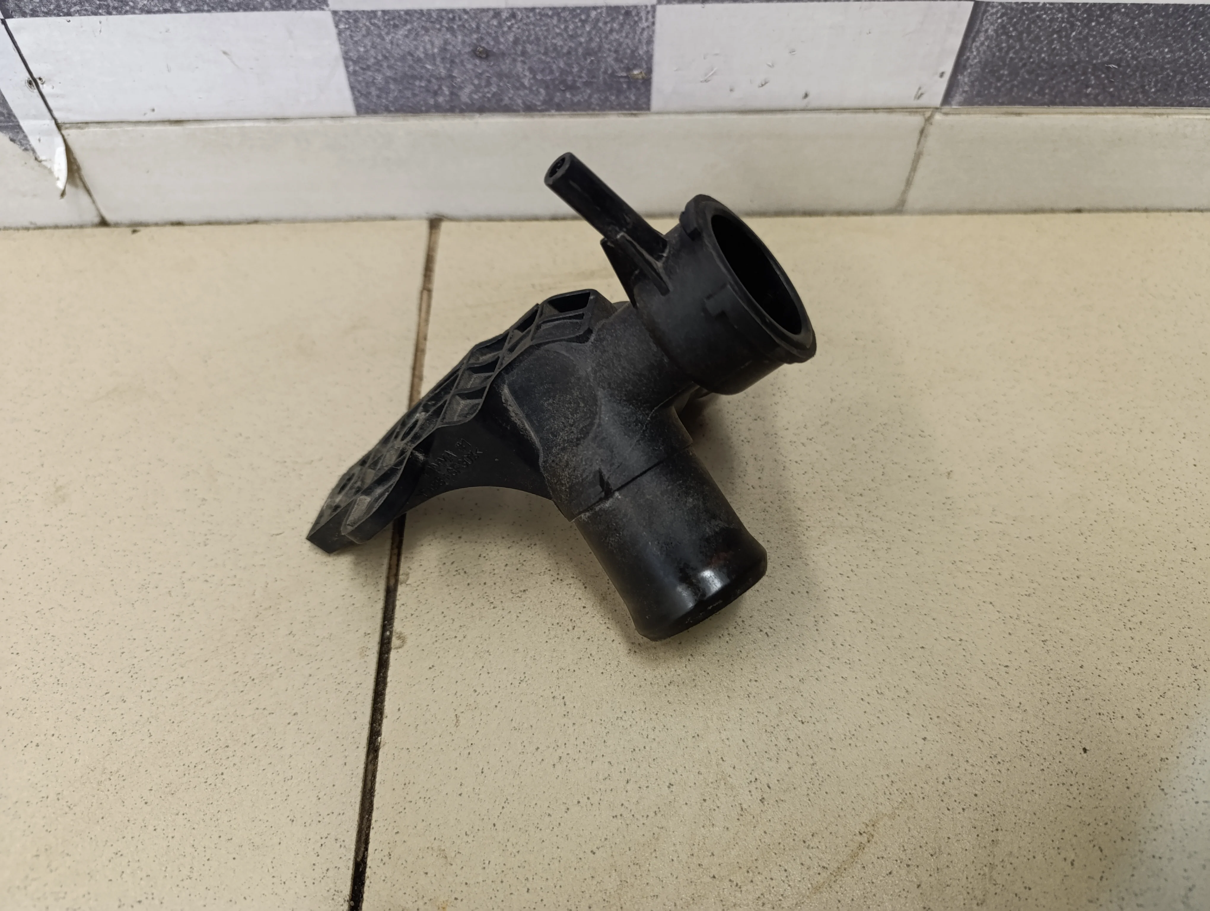 Горловина радиатора Ceed 2012>