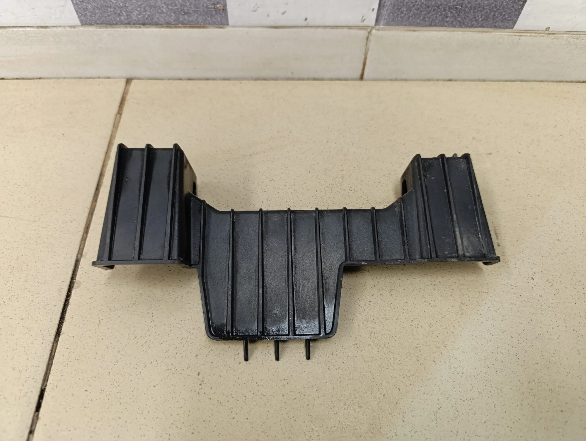 Кронштейн переднего бампера Ceed 2012>