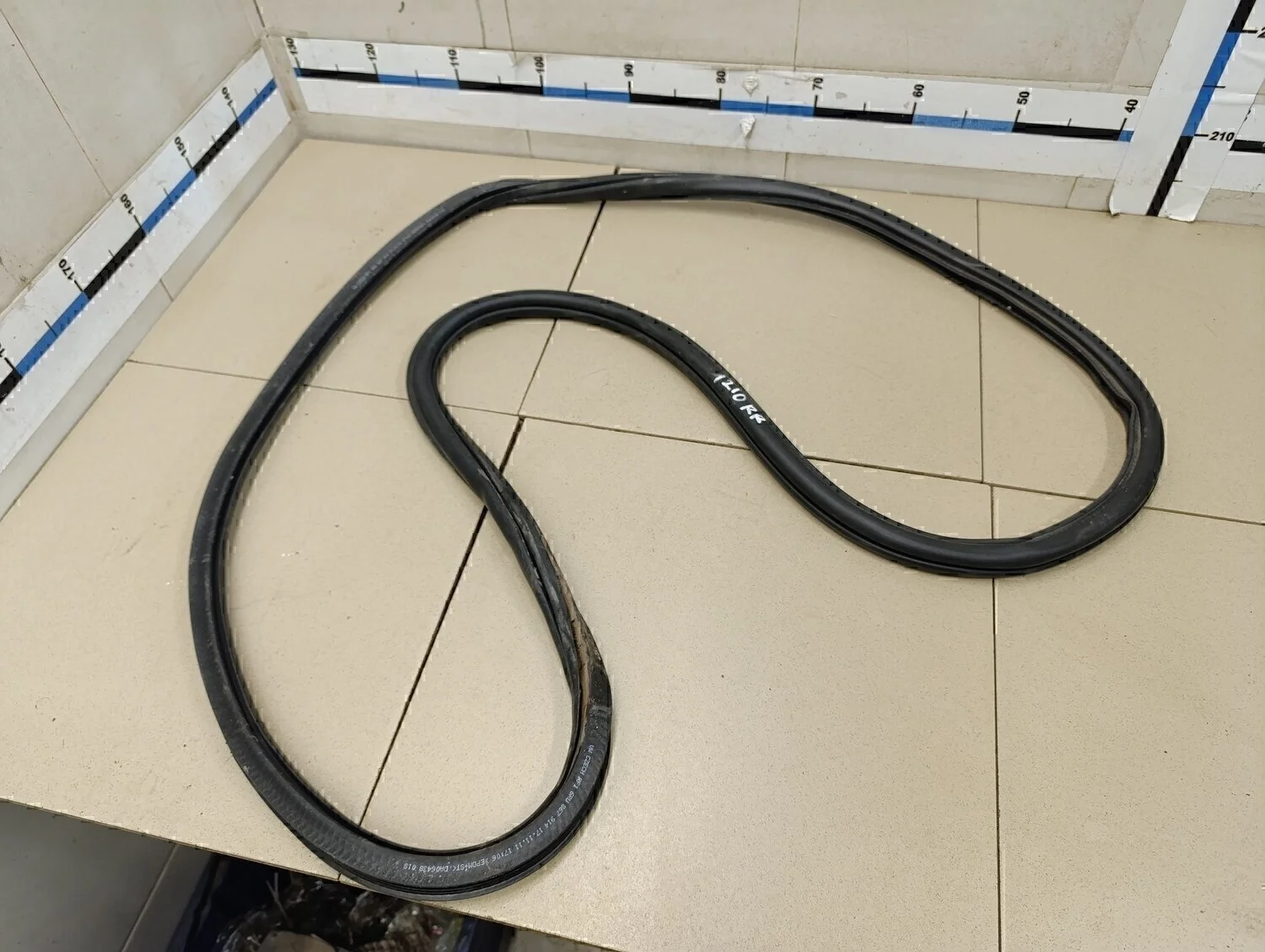 Уплотнитель двери Polo (Sed RUS) 2011>