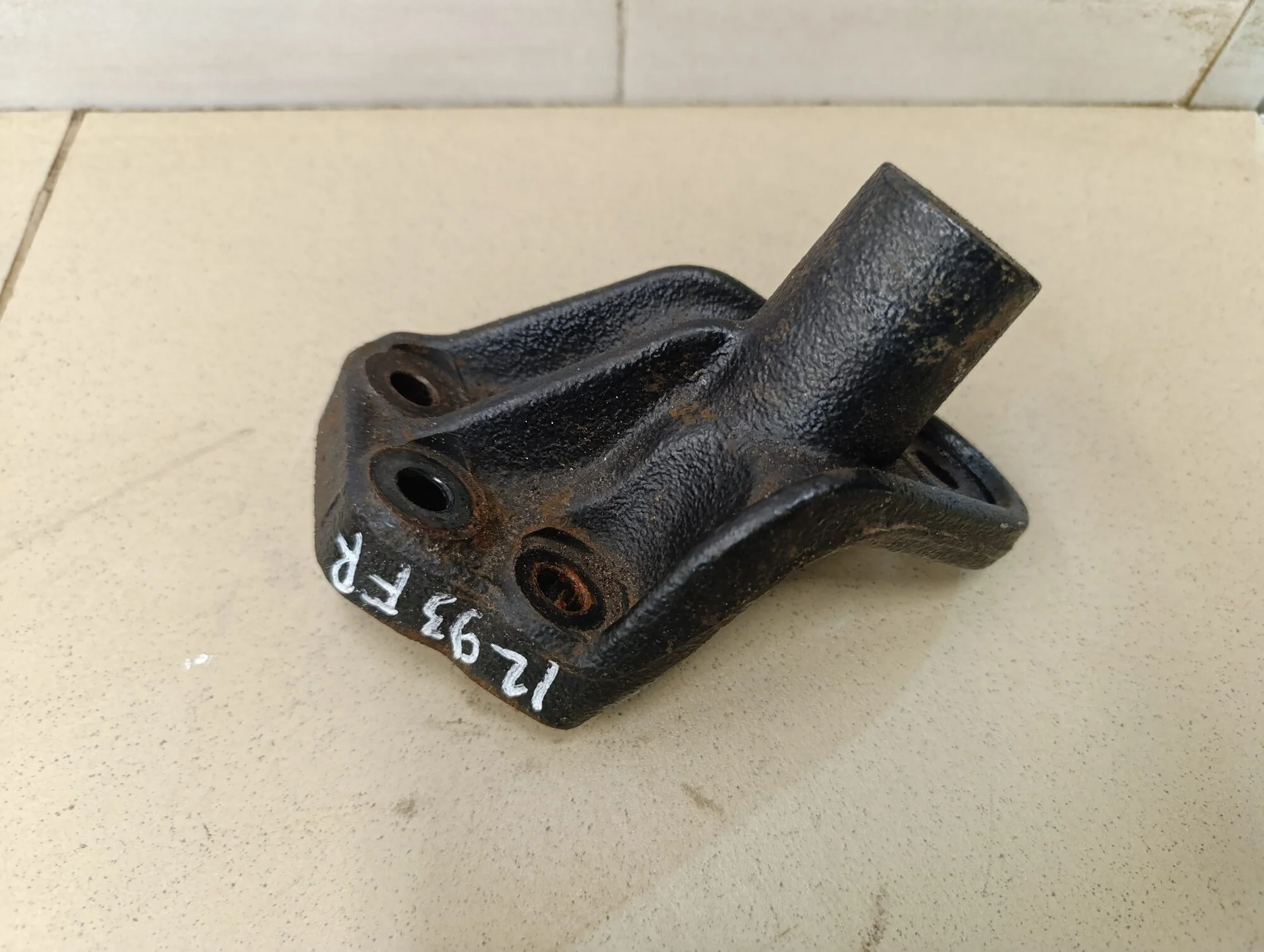 Кронштейн двигателя правый Solaris 2010-2017