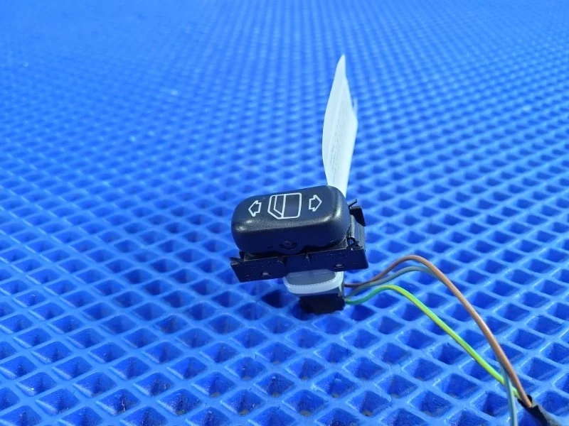 Кнопка стеклоподъемника Mercedes-Benz Slk-Class 2003 A1708201510 W170 M112