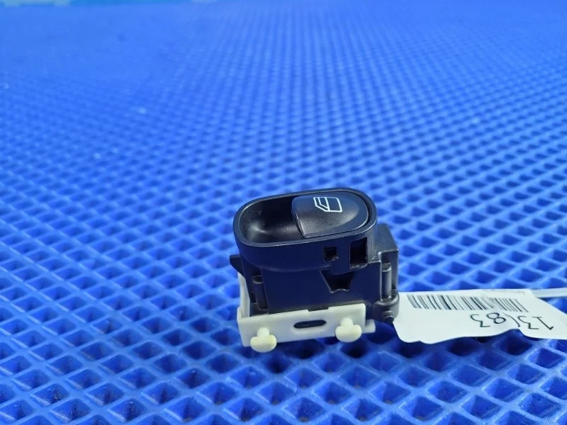 Кнопка стеклоподъемника Mercedes-Benz Clc-Class 2001 A2038200210 W203 М271955