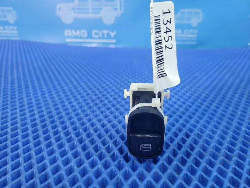 Кнопка стеклоподъемника Mercedes C-Class A2038200210 W203