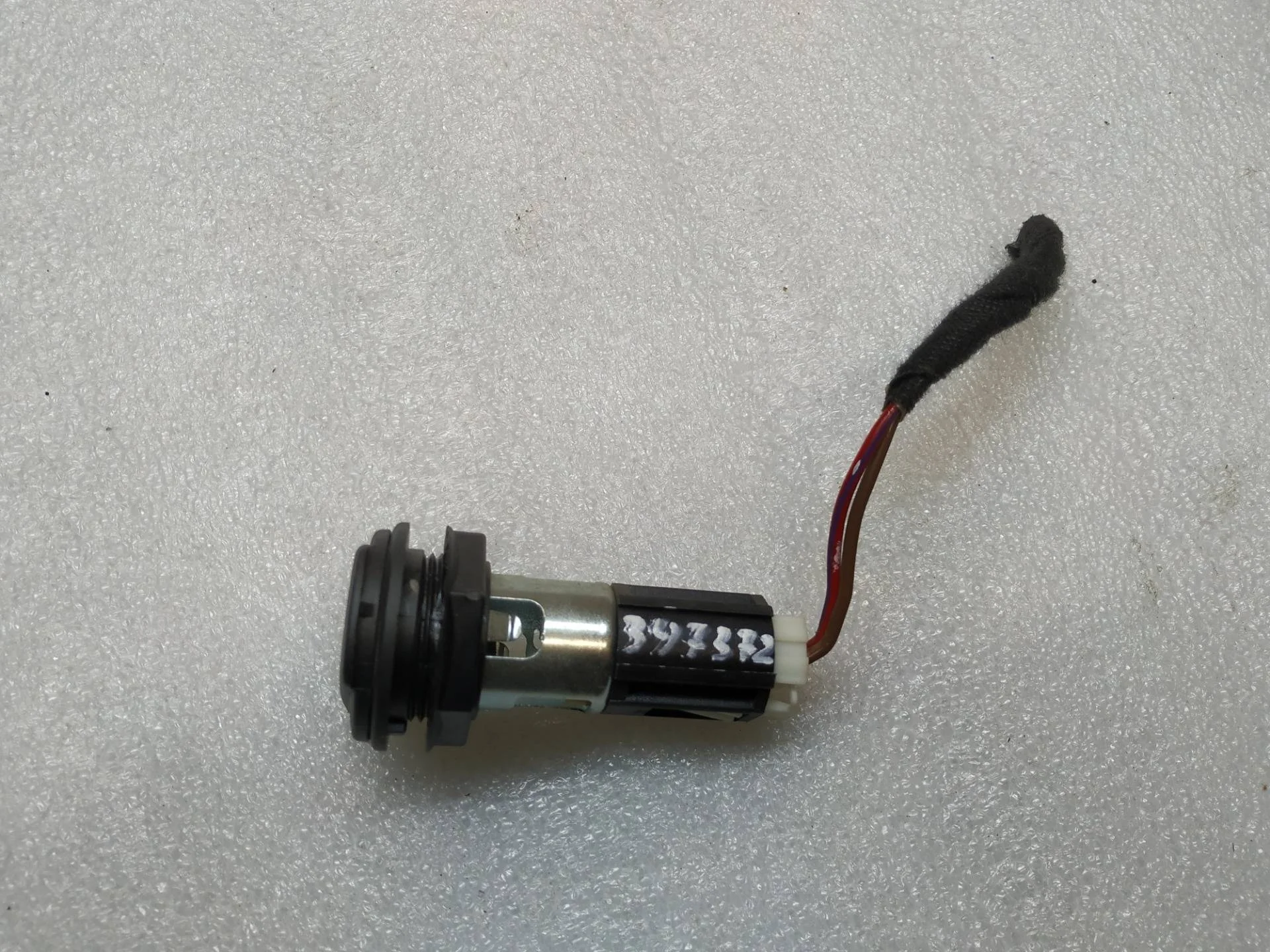 гнездо прикуривателя Volkswagen Touareg 2 7P6 2011