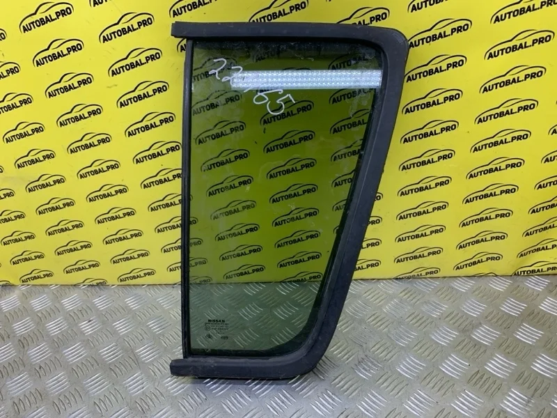 Стекло двери задней левой (форточка) Nissan Pathfinder (R51M) 2004-2013 2005 82263EB33A ВНЕДОРОЖНИК 2.5 D YD25DDTI
