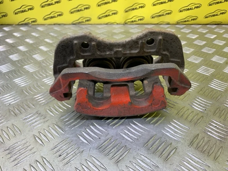 Суппорт передний правый Nissan Navara (D22) 1998-2007 41001EB30A