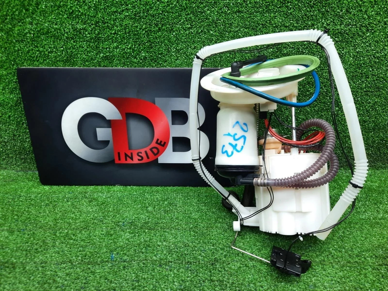 Топливная станция с насосом BMW 3 series 12.12.2017 16117344066 F30 B48B20A