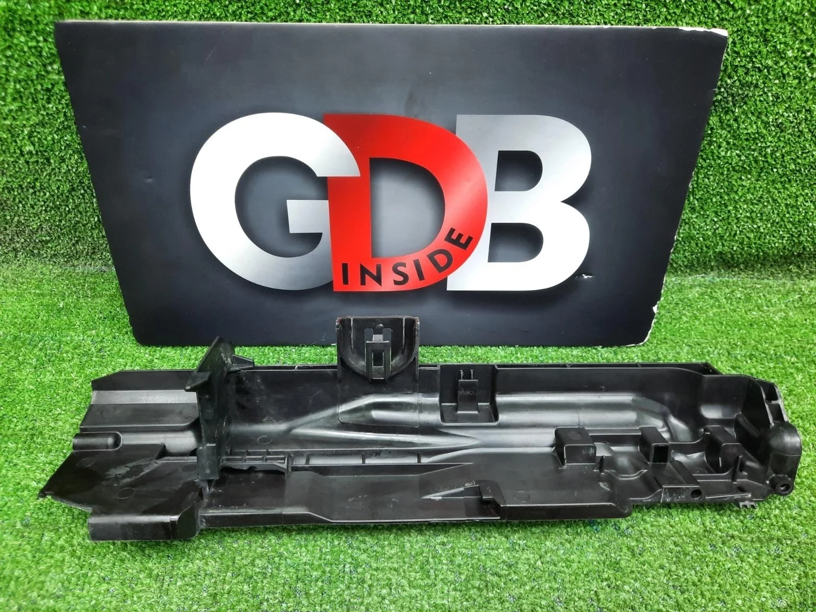 Кронштейн радиатора BMW X1 09.10.2014 17107524914 E84 N20B20A, передний правый