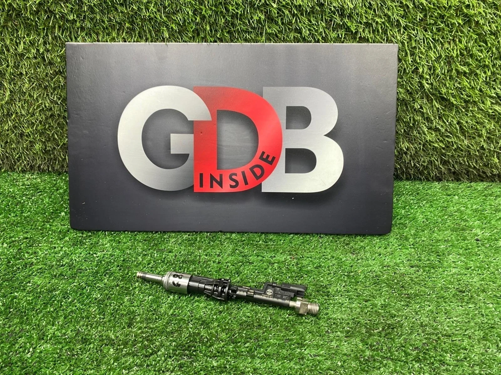 Топливная форсунка BMW X1 23.02.2012 13647597870 E84 N20B20A