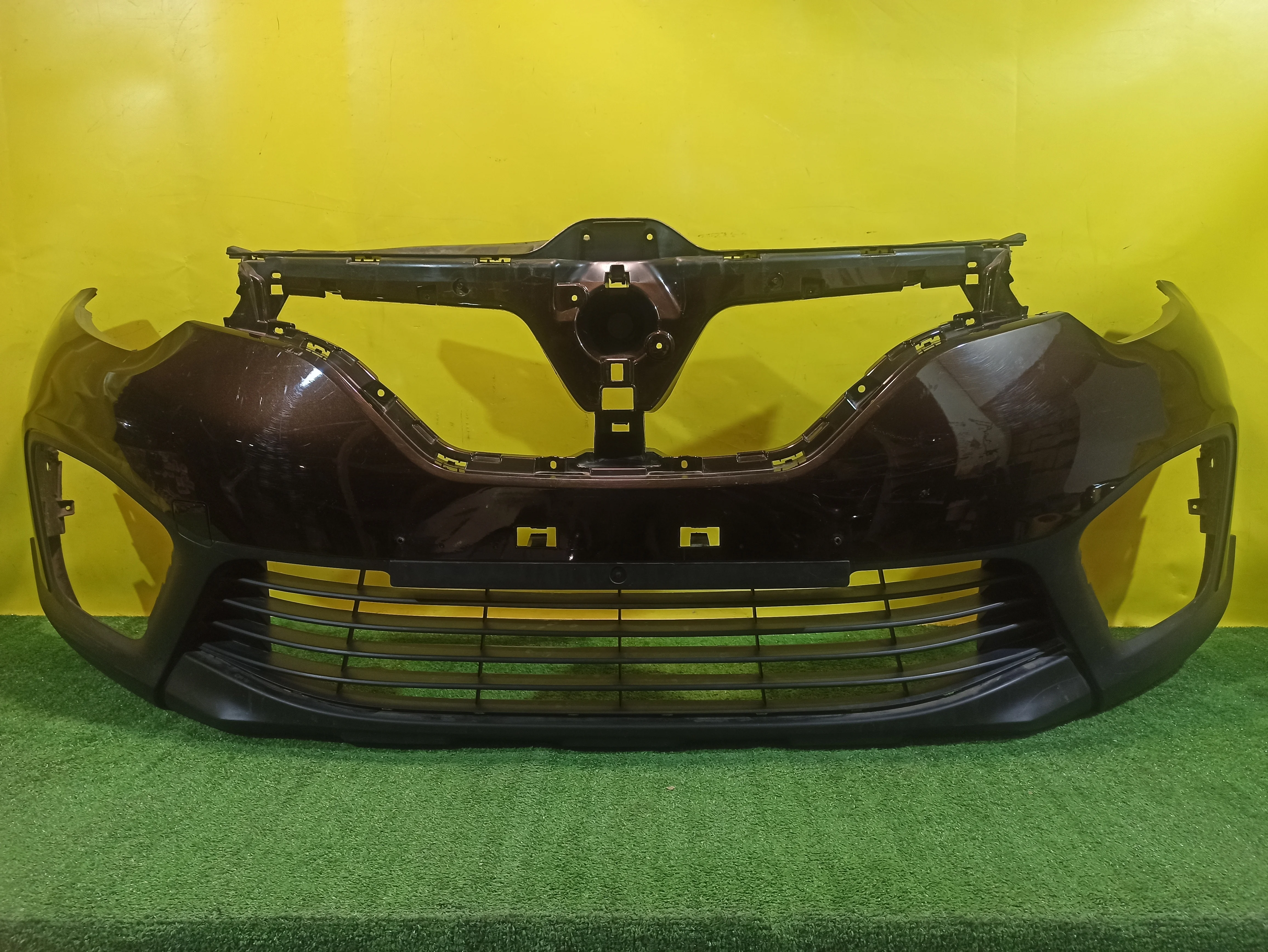 Бампер передний  Renault Kaptur 2016  620222535R 32239