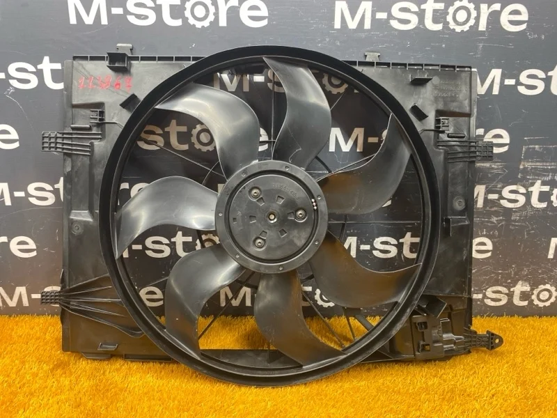 Вентилятор радиатора Mercedes-Benz C-Class 2014 A0999061100 W205 274.920