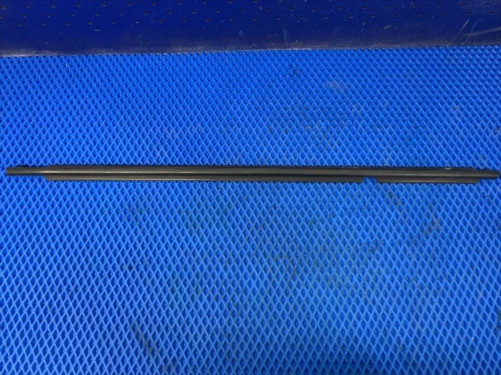 Бархотка двери Toyota Corolla X (2006—2010) б.у