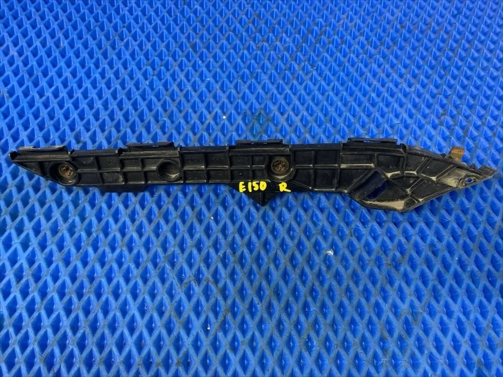 Кронштейн заднего бампера Toyota Corolla X (2006—2010) б.у