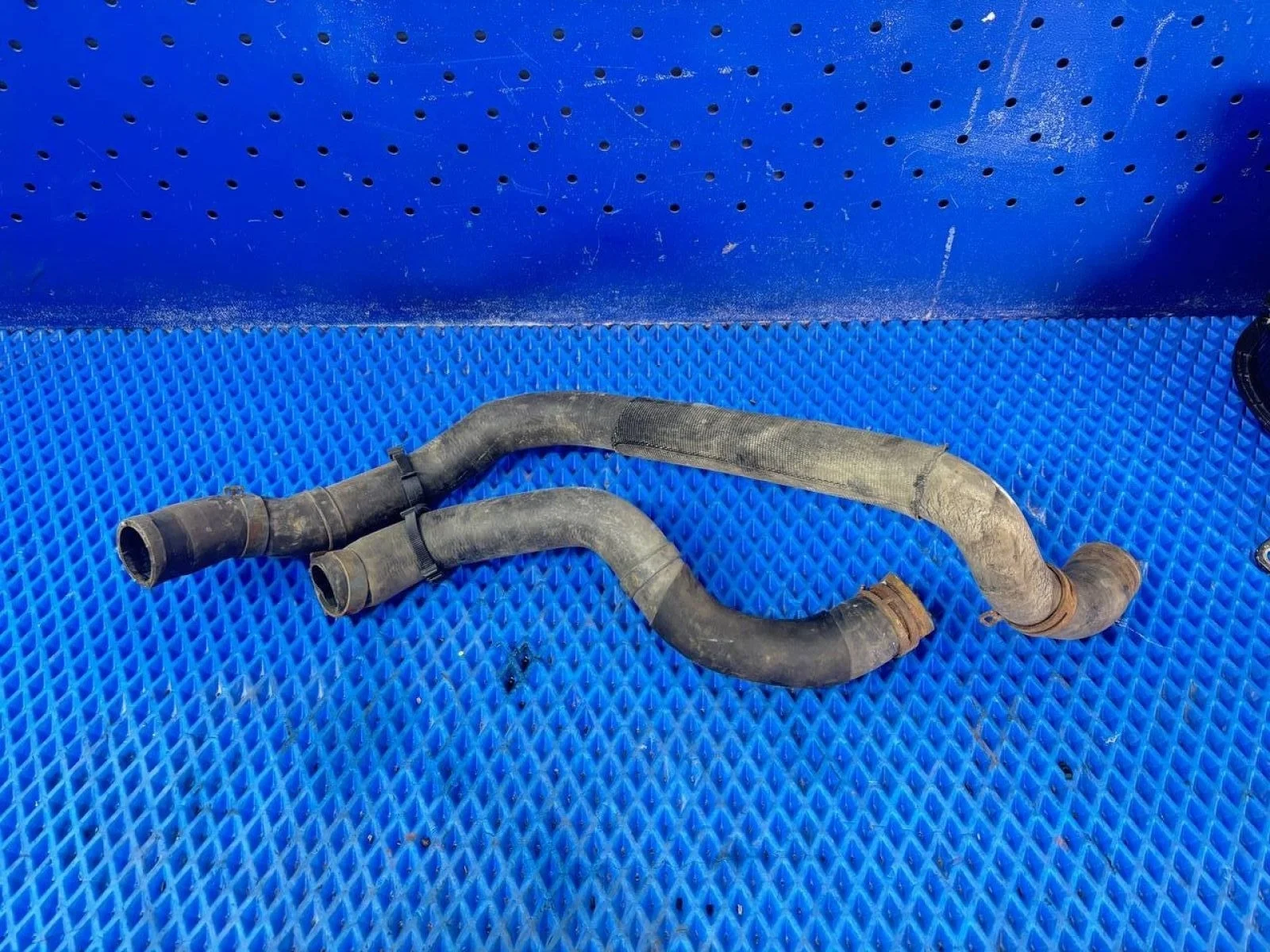 Патрубок радиатора Volkswagen Polo V (2009—2015) Volkswagen Polo V (2009—2015) MK5 6R0 122 051 K