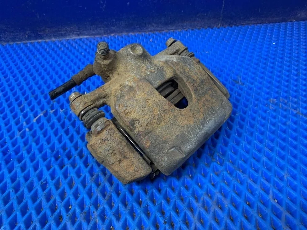 Суппорт тормозной передний правый Volkswagen Polo V (2009—2015) б.у