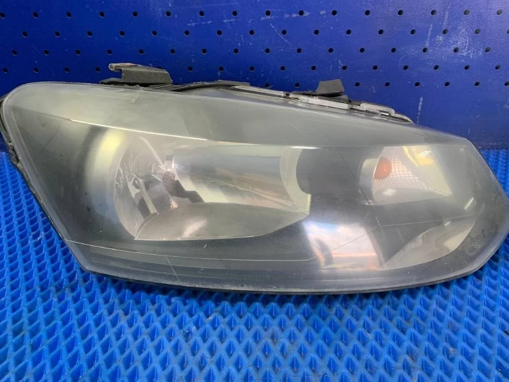 Фара правая Volkswagen Polo V (2009—2015) б.у