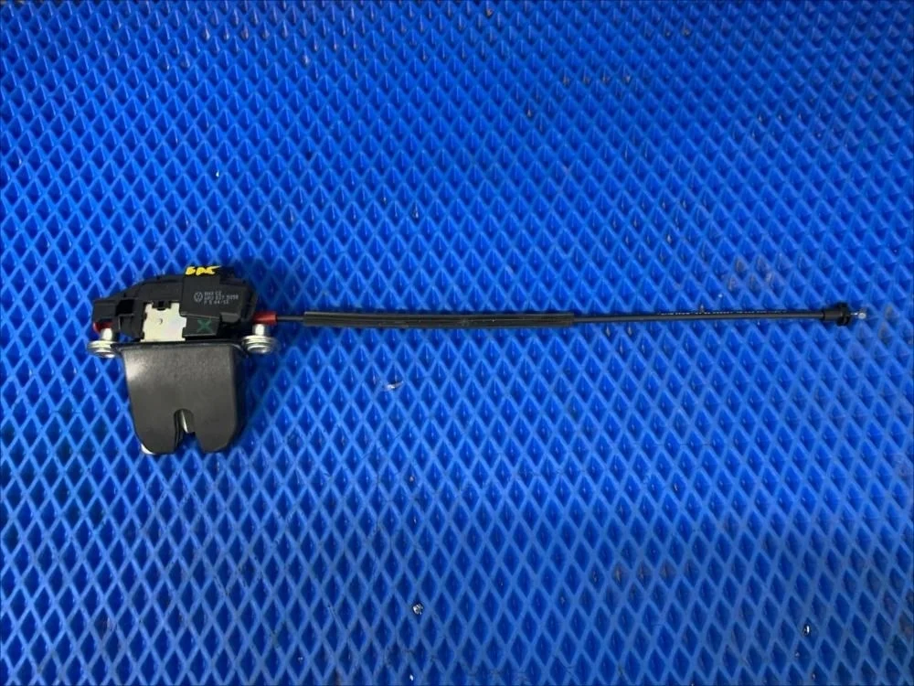 Замок багажника Volkswagen Polo V (2009—2015) б.у