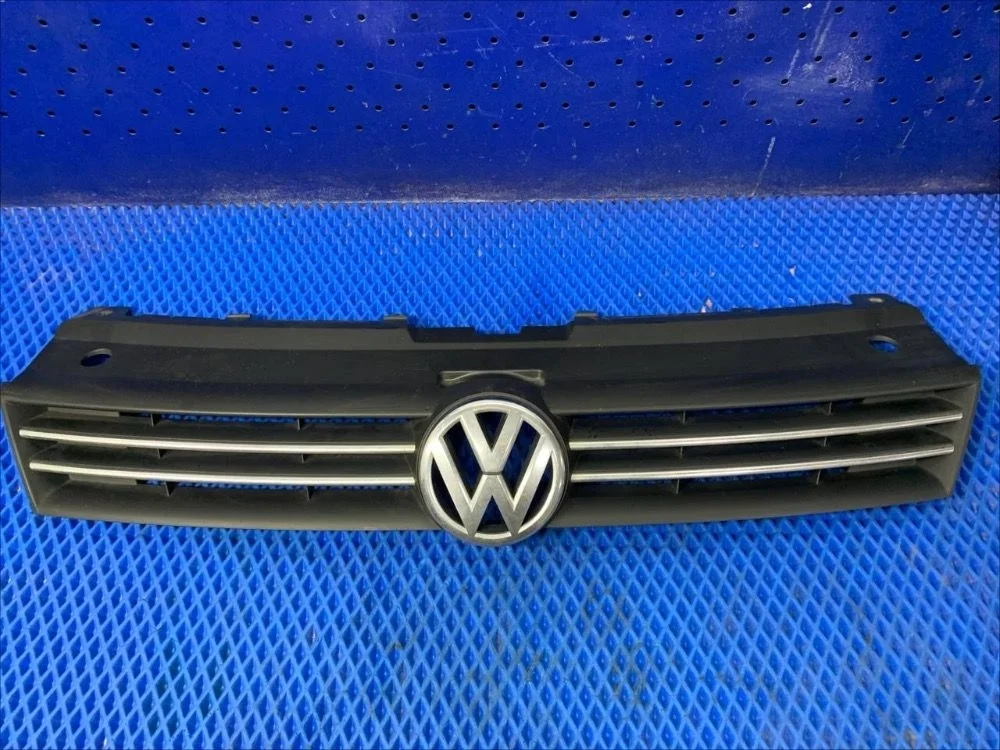 Решетка радиатора Volkswagen Polo V (2009—2015) б.у