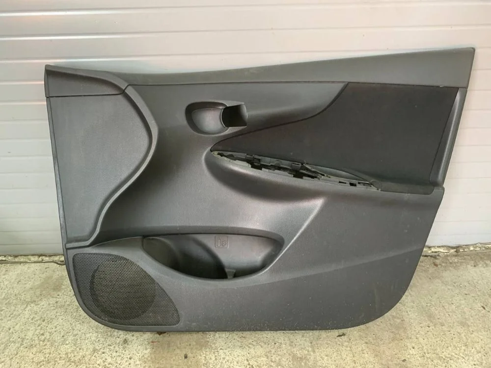 Обшивка двери Toyota Corolla X (2006—2010) б.у