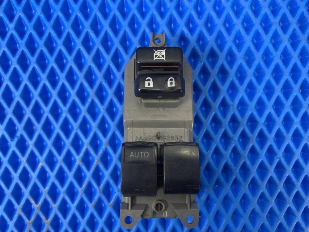 Блок управления стеклоподъемниками Toyota Corolla X (2006—2010) б.у