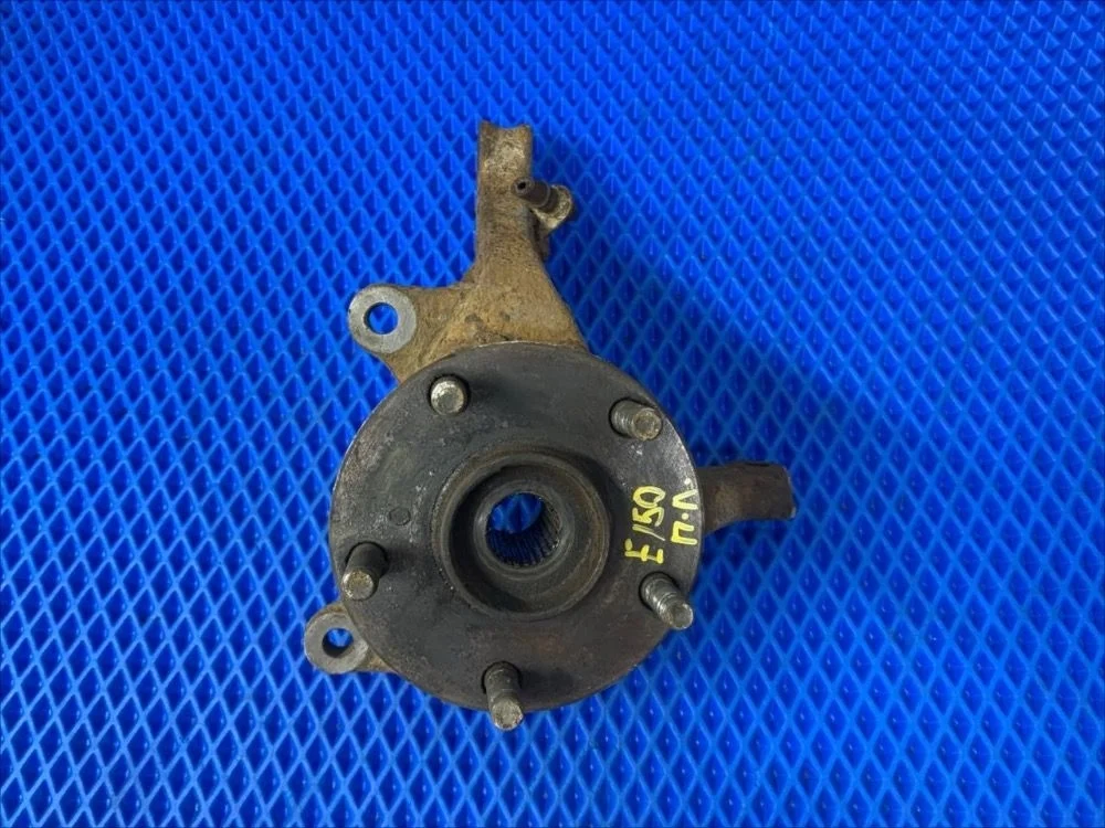 Кулак поворотный передний левый Toyota Corolla X (2006—2010) Toyota Corolla X (2006—2010) E150 4355042010