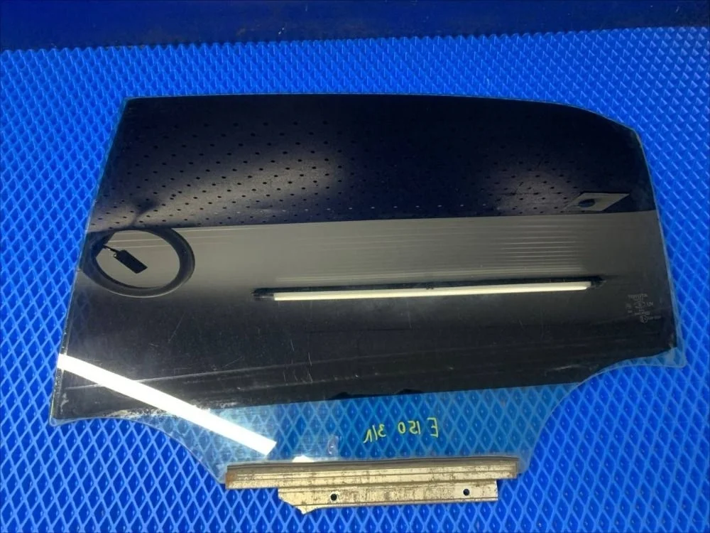 Стекло двери задней левой Toyota Corolla X (2006—2010) б.у