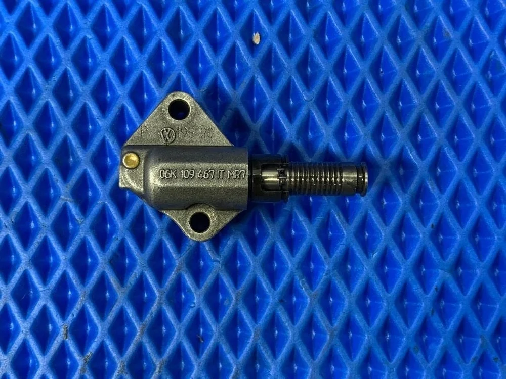 Натяжитель ремня Skoda Octavia III (2013—2017) Skoda Octavia III (2013—2017)  06K109467