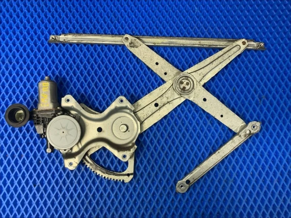 Стеклоподъемник электр. передний правый Toyota Corolla X (2006—2010) б.у