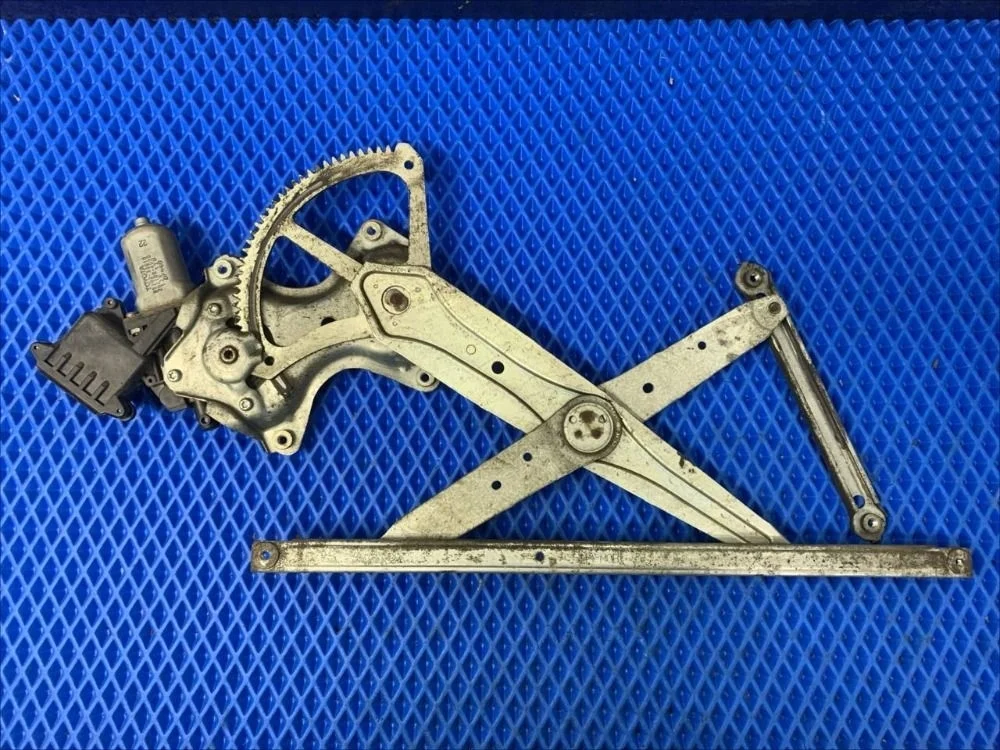 Стеклоподъемник электр. передний левый Toyota Corolla X (2006—2010) б.у