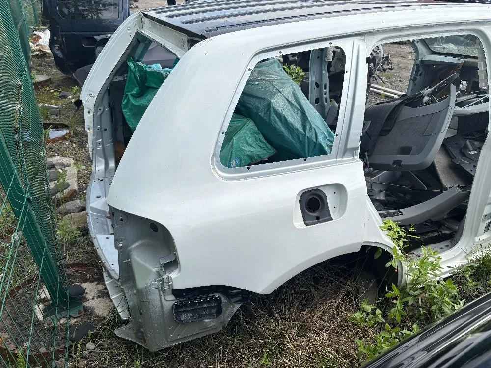 Крыло заднее правое Volkswagen Touareg I (2002—2006)