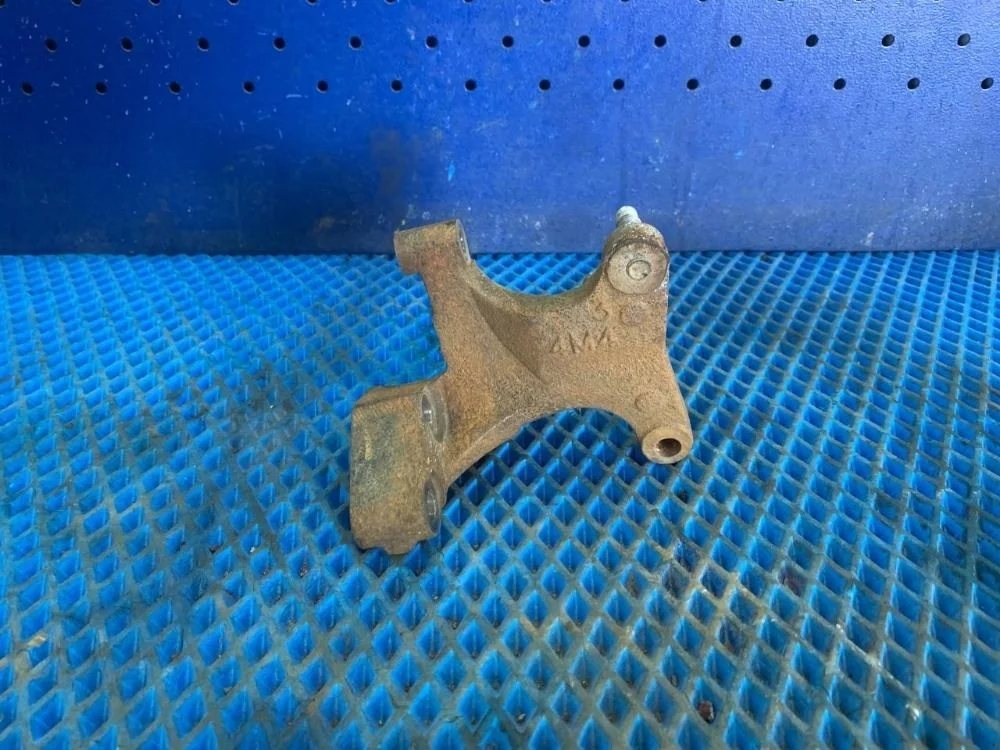 Кронштейн опоры двигателя Nissan Almera Classic I (2006—2013) Nissan Almera Classic I (2006—2013) B10 11231-95F0A