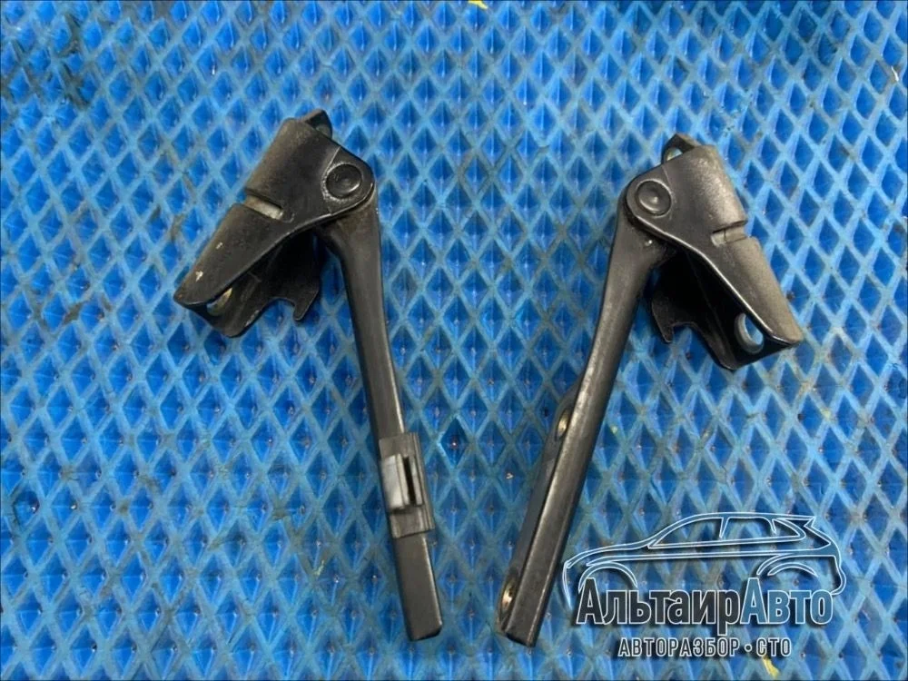 Петля капота Mitsubishi Pajero III рестайлинг (2002—2006) Mitsubishi Pajero III рестайлинг (2002—2006) V63W MR292044