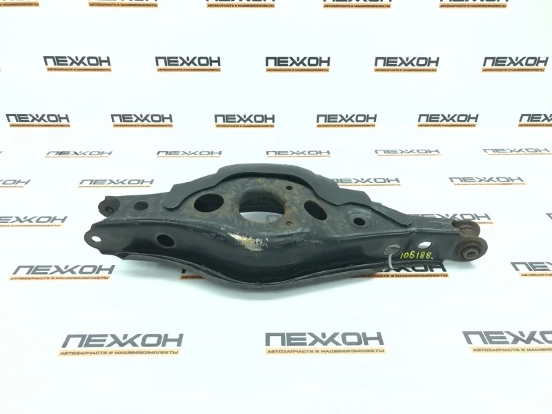 Рычаг подвески нижний Lexus NX300h 2018 4873042040 2.5 2ARFXE, задний правый