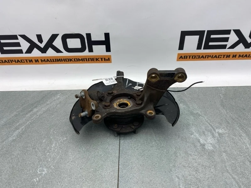 Кулак Lexus NX300h 2018 4321278010 2.5 2ARFXE, передний левый