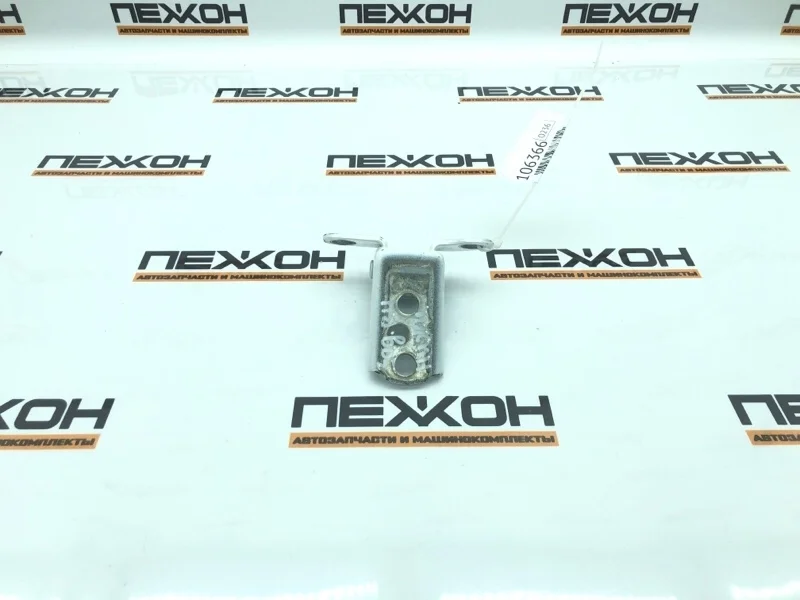 Петля двери Lexus NX300h 2018 6877052031 2.5 2ARFXE, задняя правая