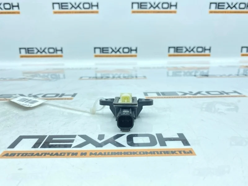 Датчик удара боковой LAND ROVER Range Rover 2013 LR043878 L405 4.4 448DT